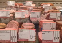 Grocery prices in Berlin, Various salami